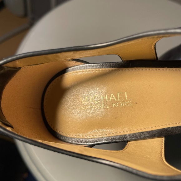 Michael Kors Black Leather Platform T-Strap Heels – Size 8 - Picture 5 of 5